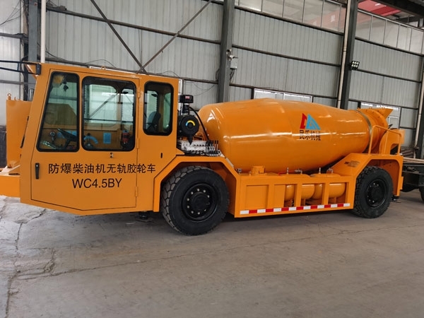 礦用濕噴臺(tái)車(chē)，礦用混凝土泵，礦用攪拌機(jī)發(fā)貨