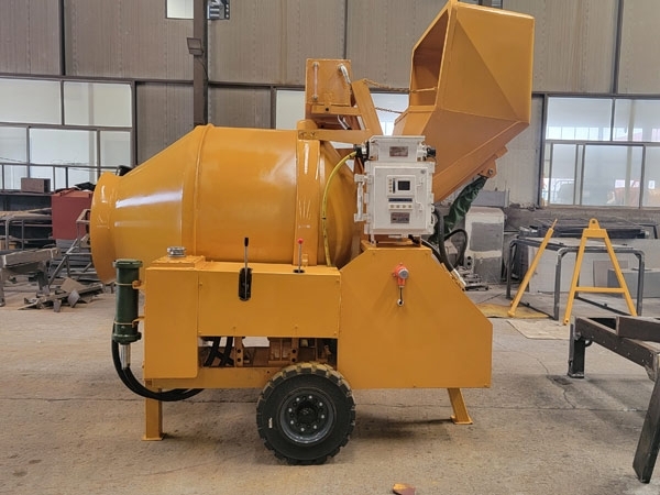 礦用濕噴臺(tái)車(chē)，礦用混凝土泵，礦用攪拌機(jī)發(fā)貨